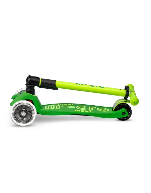 Maxi Micro Deluxe 3-Wheel Foldable Scooter